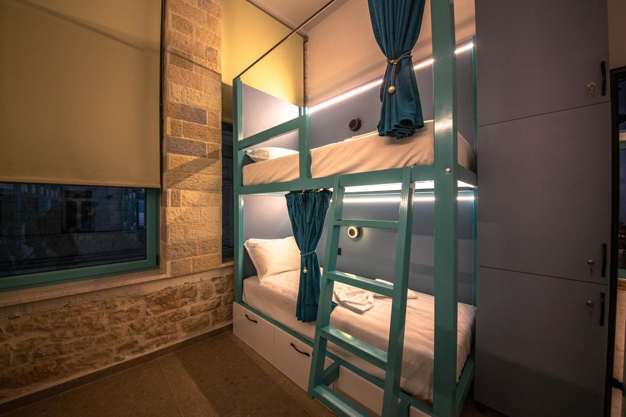 Vega 43 Hostel Саранда Экстерьер фото