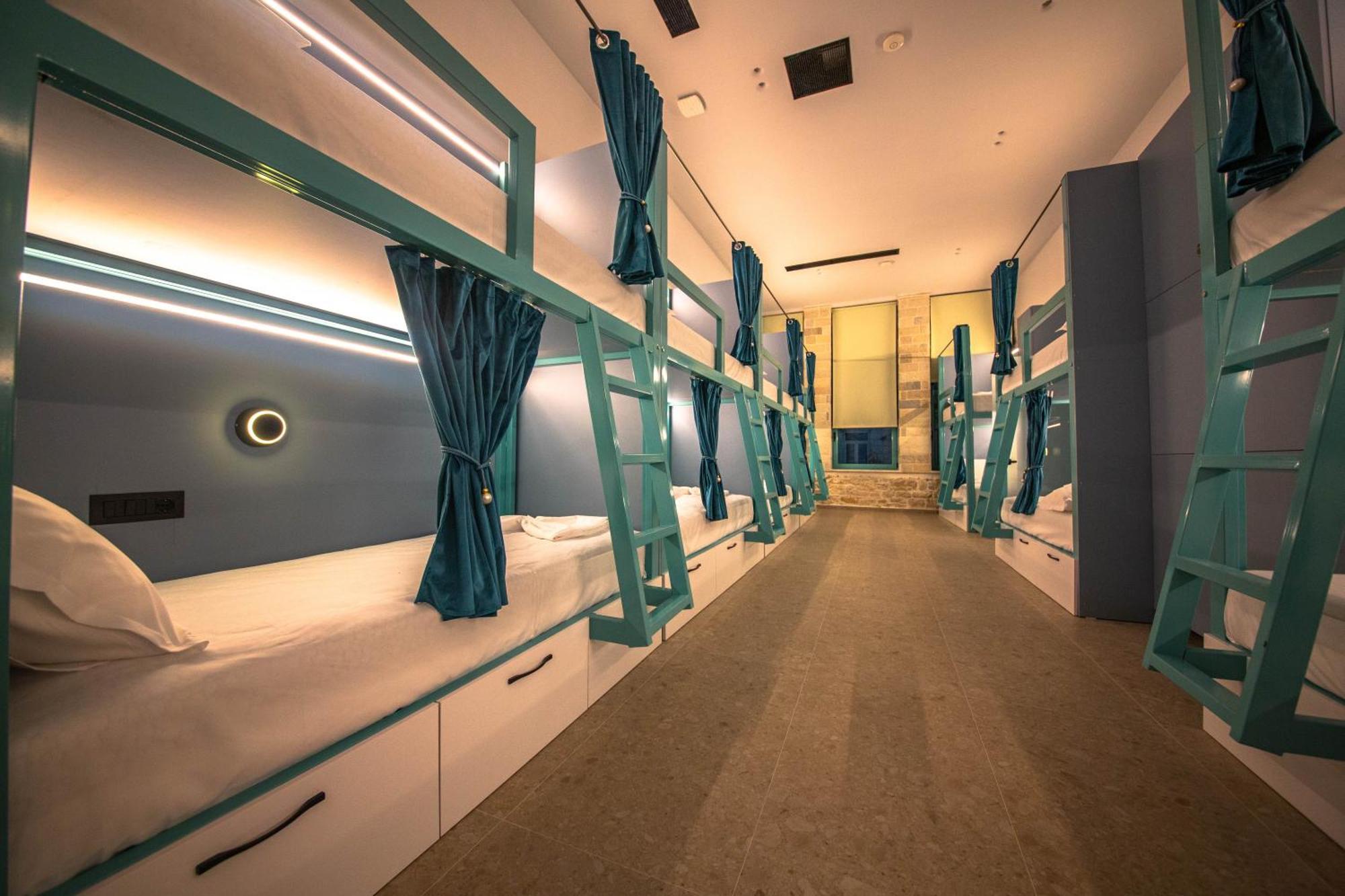 Vega 43 Hostel Саранда Экстерьер фото